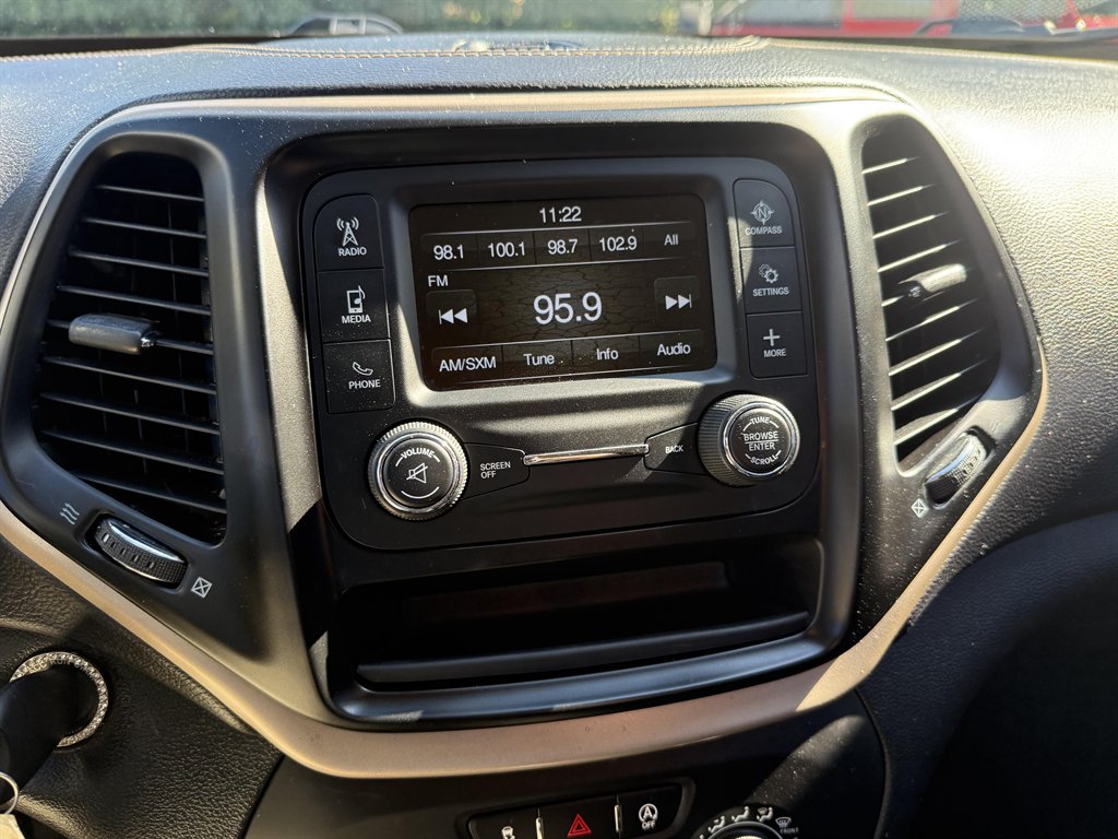 2018 Jeep Cherokee Latitude - Photo 12