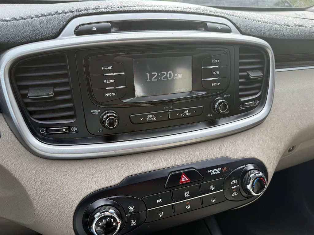 2016 Kia Sorento LX - Photo 12