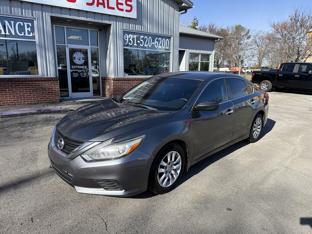 2017 Nissan Altima S's photo
